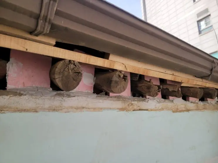 Extending the Eaves: The Buyeon Go Up — photo 9