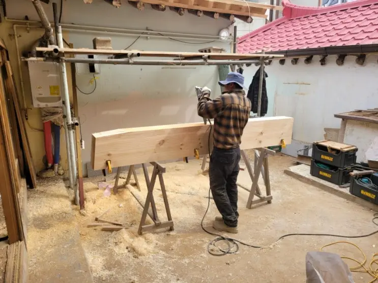 New Gables from New Zealand Pine — and a Race Against the Rain — photo 7