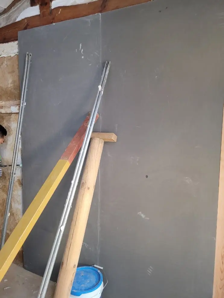 Bathroom Demolition: Two Burst Pipes and a Masterclass — photo 3