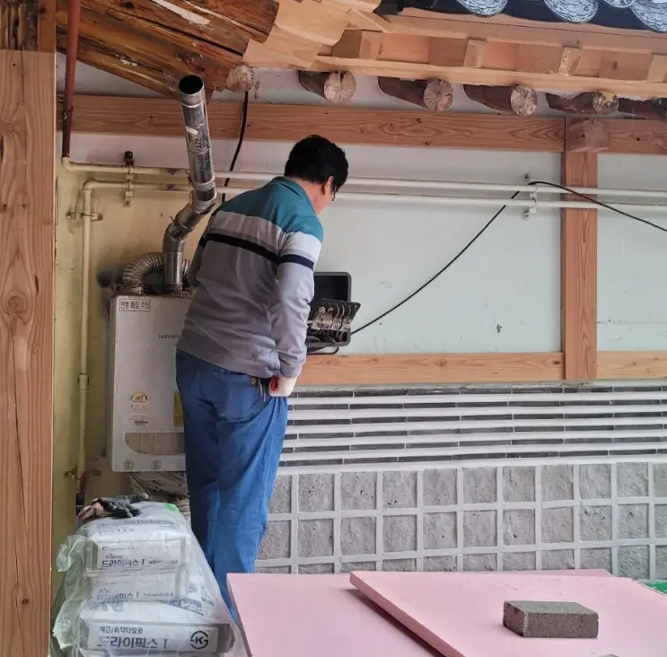 Black Rubber Floors and the Taming of the Main Line — photo 5