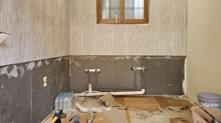 Daiso Wallpaper and a Window Frame from the Scrap Pile — photo 5