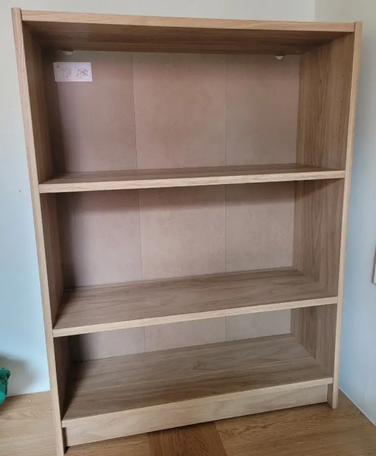 Bookcases, a Budget Smart Screen, and Wi-Fi: The Stay Takes Shape — photo 7