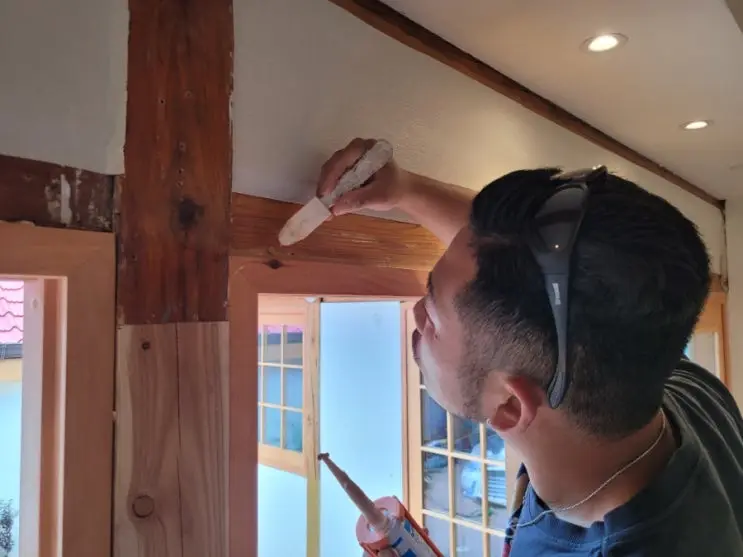 Soft-Open Notes: Staining the Maru, Silencing the Door — photo 7