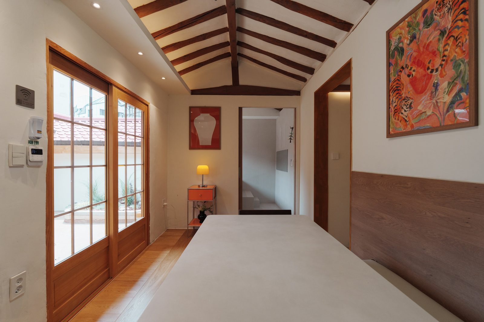 Bedroom opening to the courtyard